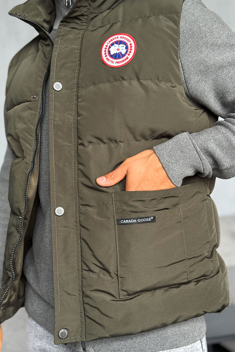 Canada Goose Жилет зелёного цвета logo-patch 