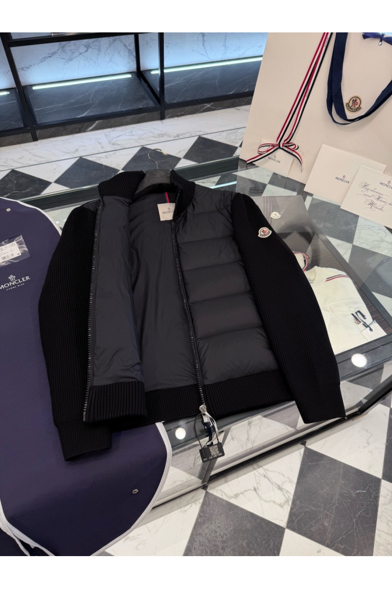 Moncler Куртка с вязаными рукавами чёрного цвета 