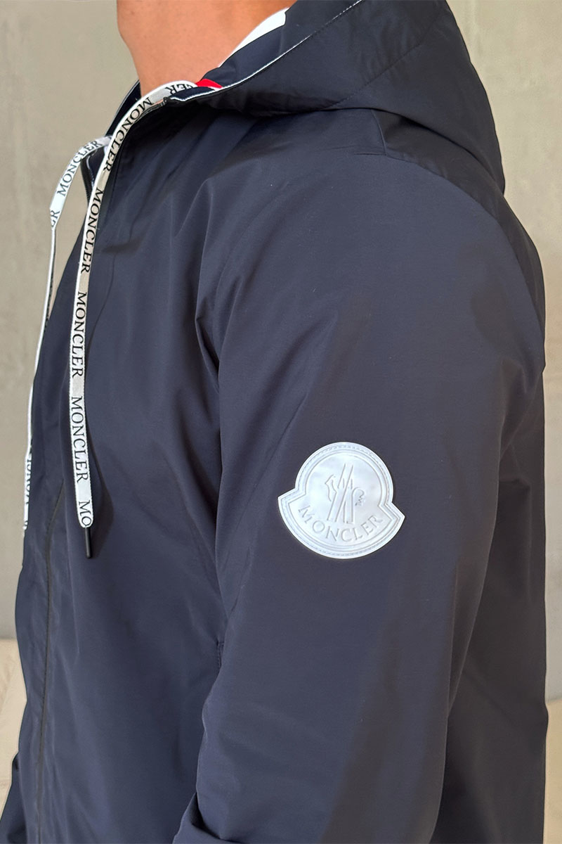 Moncler Тёмно-синяя ветровка Carles logo-patch