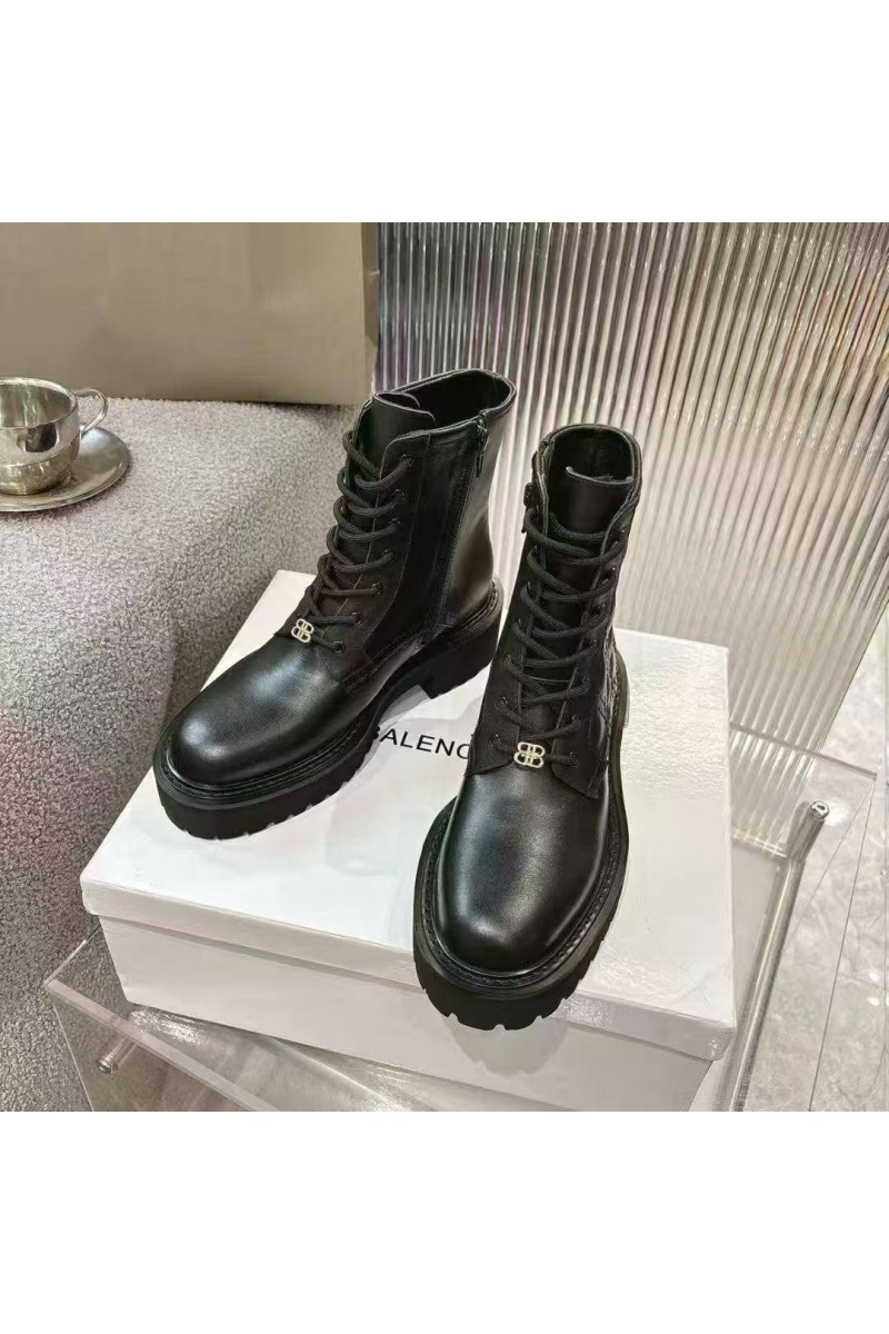 Balenciaga Женские кожаные ботинки чёрного цвета