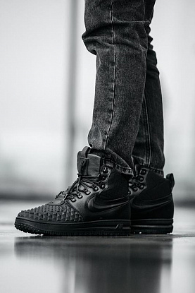 Кроссовки с мехом Lunar Force 1 Duckboot - Black 