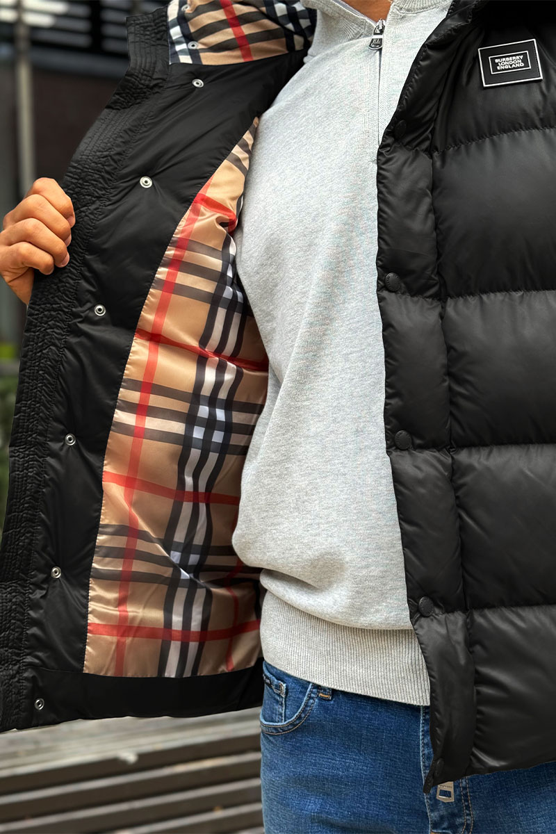 Burberry Чёрный жилет London England logo-patch