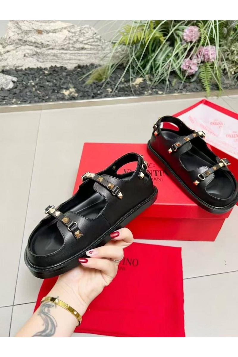 Valentino Женские кожаные сандалии Rockstud