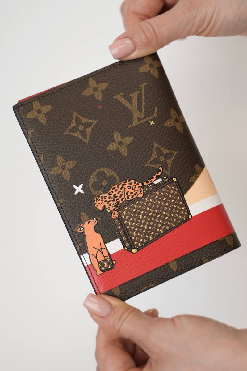 Lоuis Vuittоn Кожаная обложка на паспорт Monogram 10х14 см