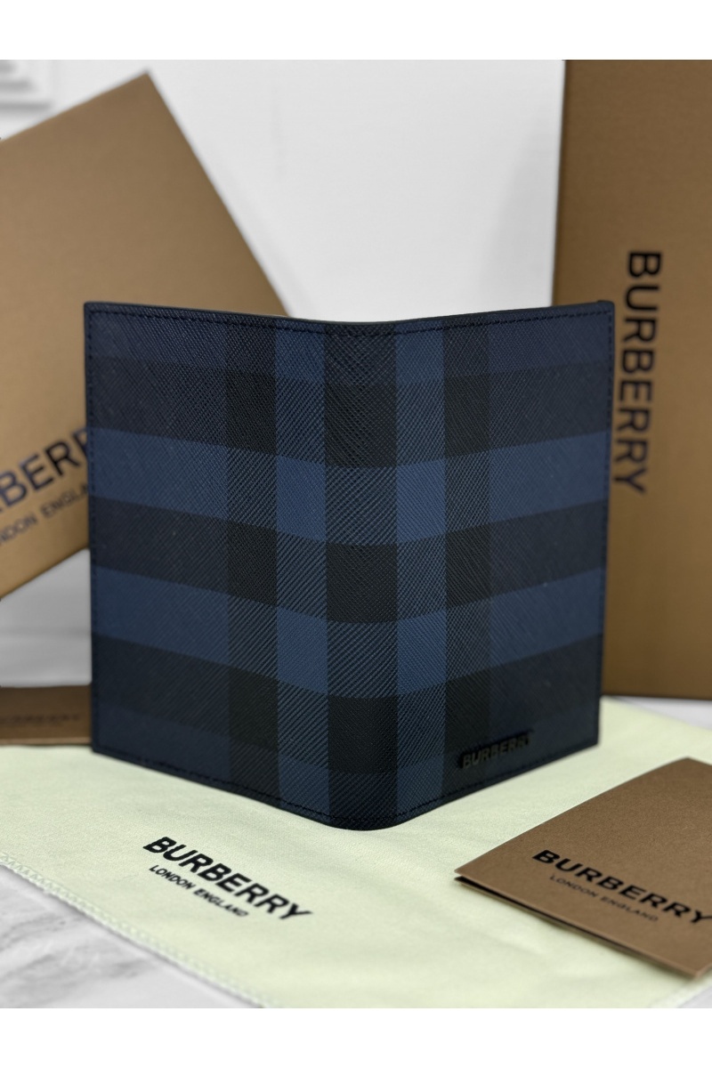 Burberry Кожаная обложка для паспорта Check Premium 14x10x2 см