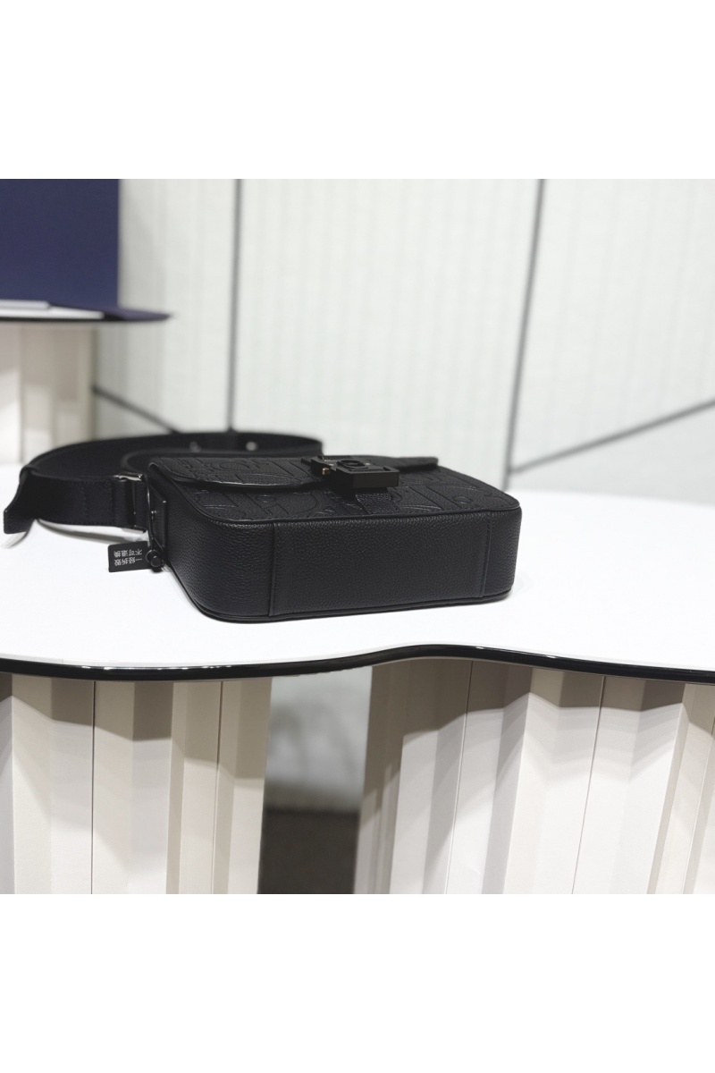 Dior Кожаная сумка Saddle Messenger Premium 23x17.5x6 см