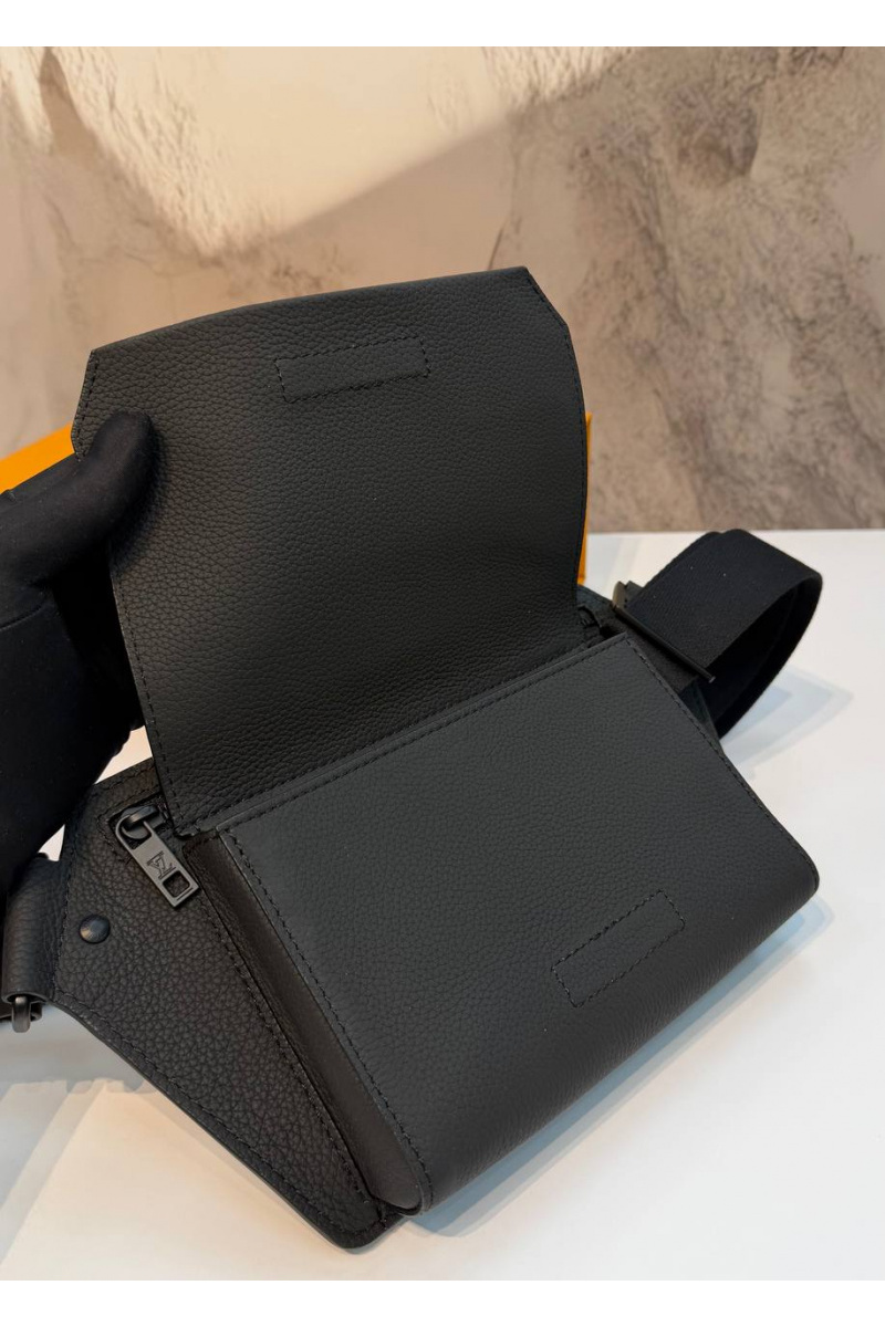 Lоuis Vuittоn Кожаная сумка на пояс Aerogram Takeoff Sling premium 30x16x3 см