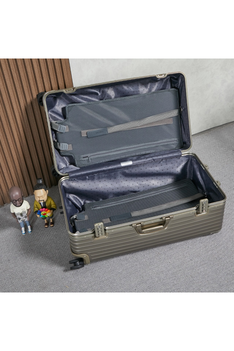 Rimowa Чемодан Aluminum Trunk Premium 77x42x36 см