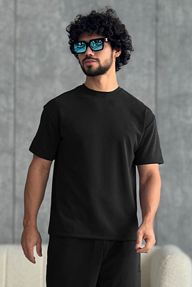 Мужская чёрная футболка 