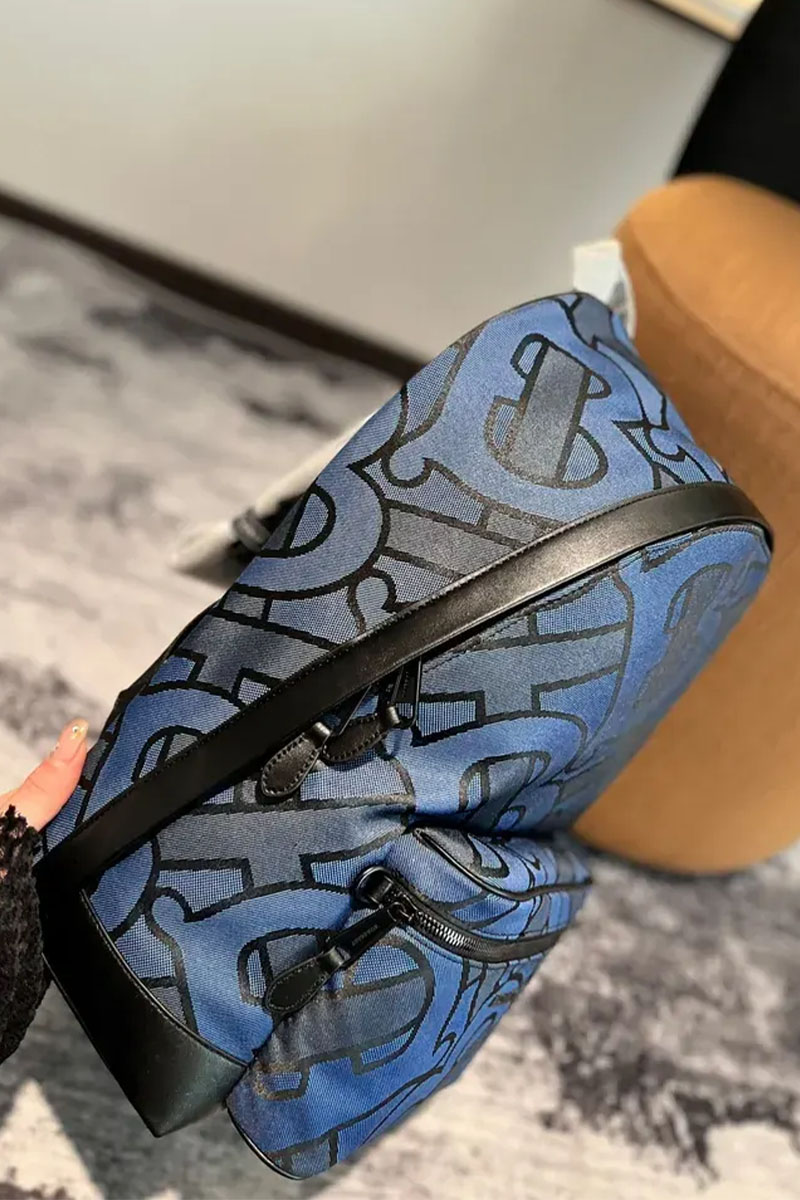 Burberry Рюкзак синего цвета TB Monogram 41x31 см