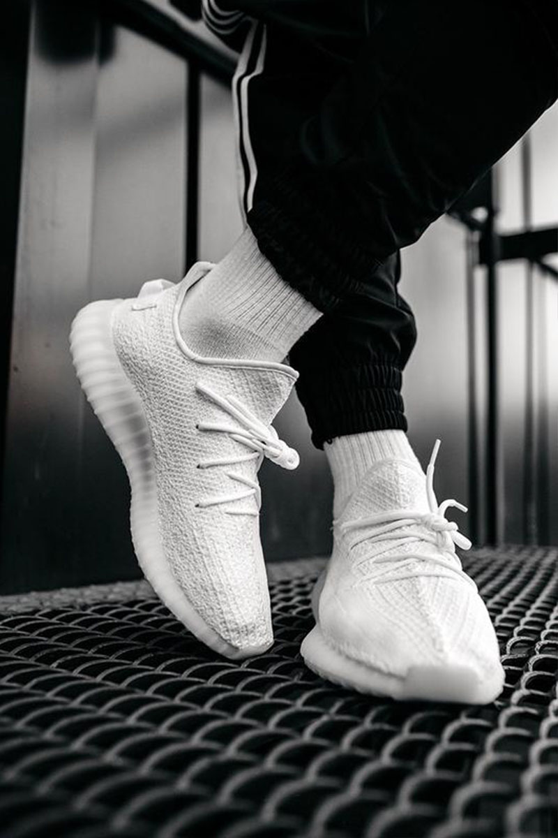 Yeezy boost 350 hot sale v2 white on feet