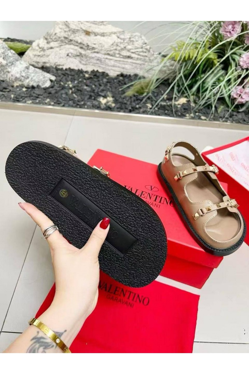 Valentino Женские кожаные сандалии Rockstud