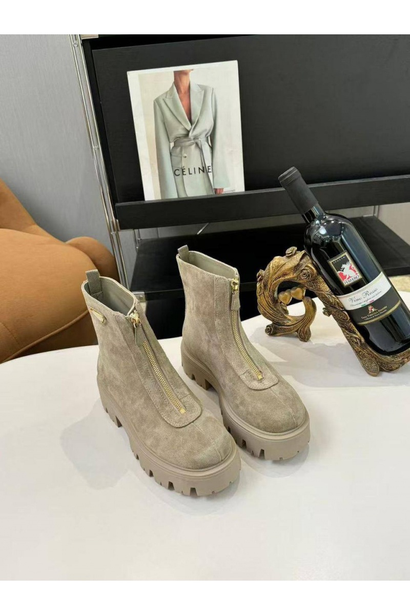 Prada Женские замшевые сапоги 