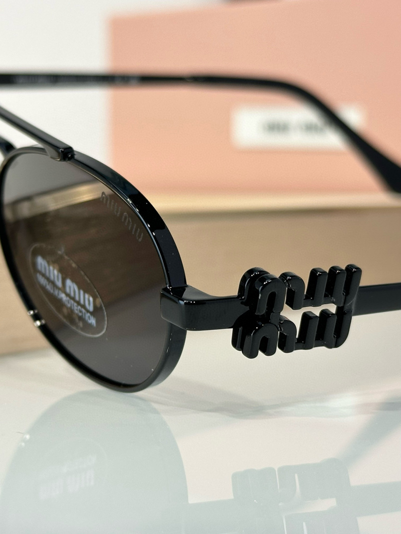 MIU MIU Женские солнцезащитные очки Oval