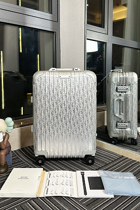 Чемодан Aluminum S Premium 53x37x22 см