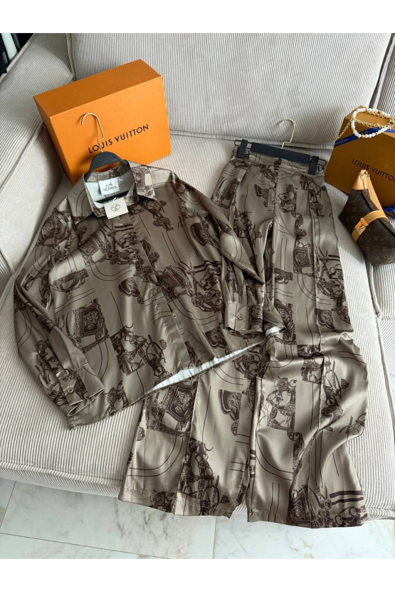 Hermes Женский костюм коричневого цвета premium
