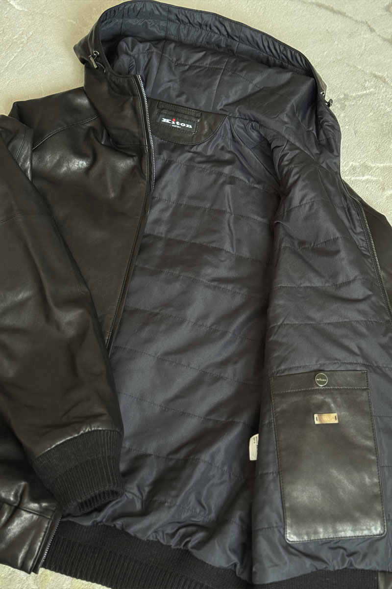 Kiton Кожаная куртка чёрного цвета Premium