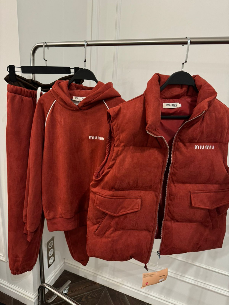 MIU MIU Женский красный костюм тройка 