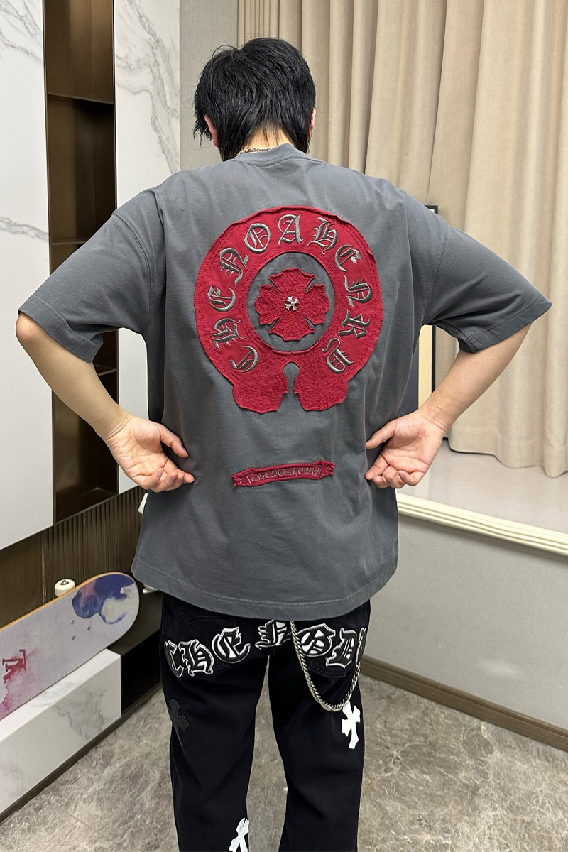 Designer Clothing Серая оверсайз футболка Gothic logo 