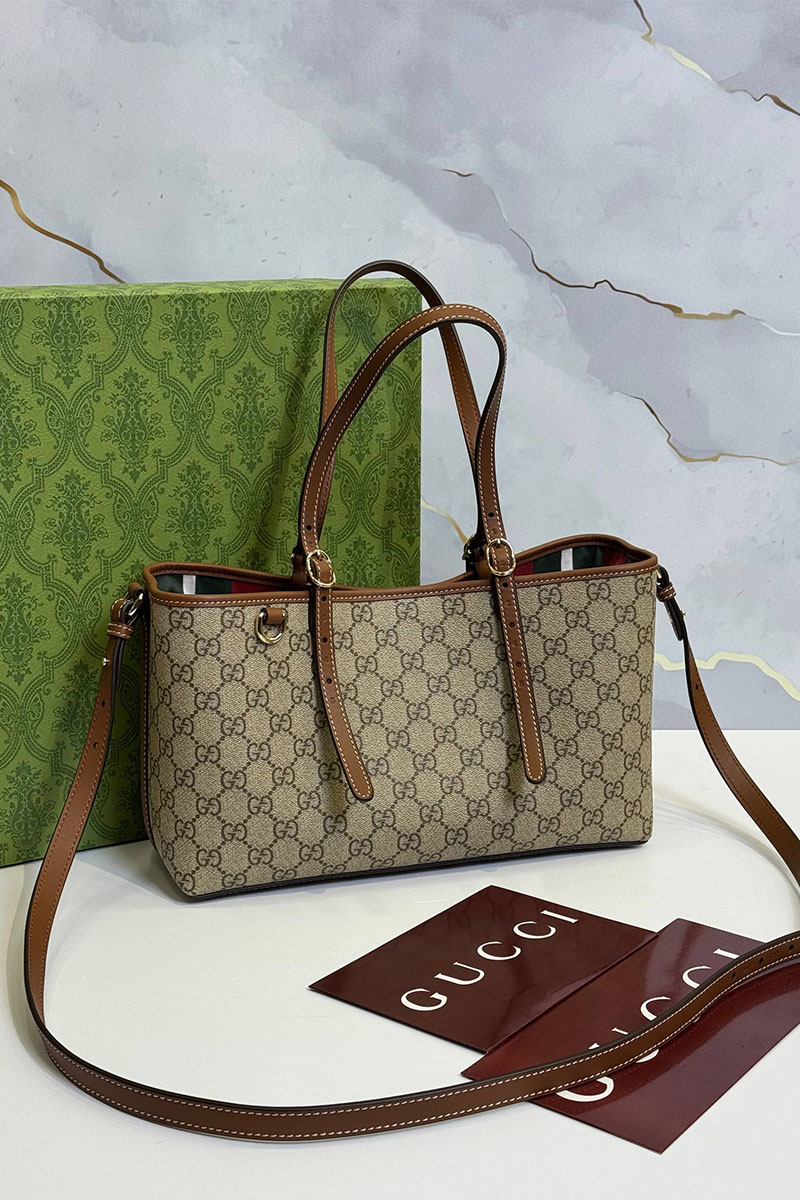 Gucci Кожаная сумка GG Emblem premium 30x19x11 см