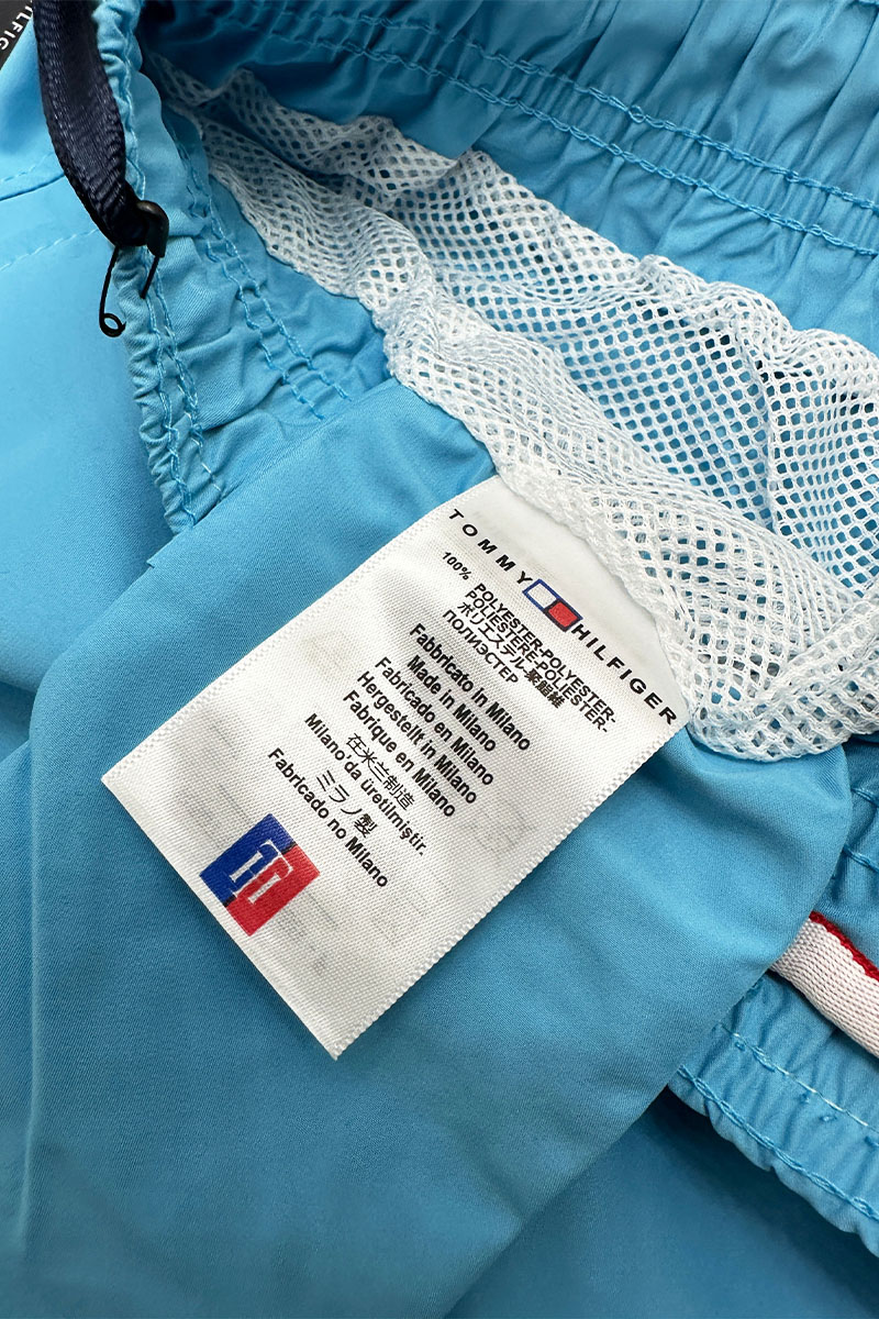 Tommy Hilfiger Мужские шорты голубого цвета