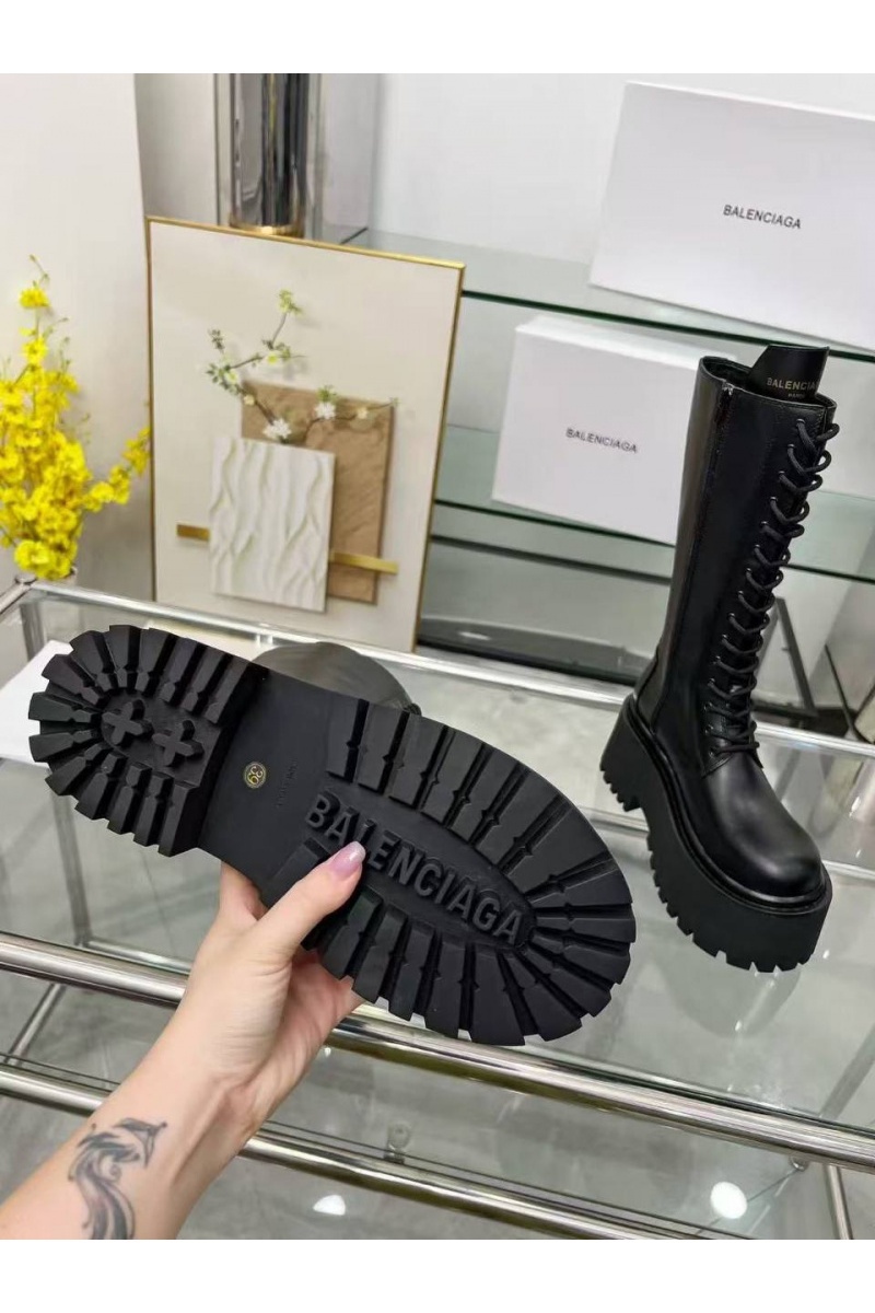 Balenciaga Женские кожаные сапоги на шнуровке чёрного цвета
