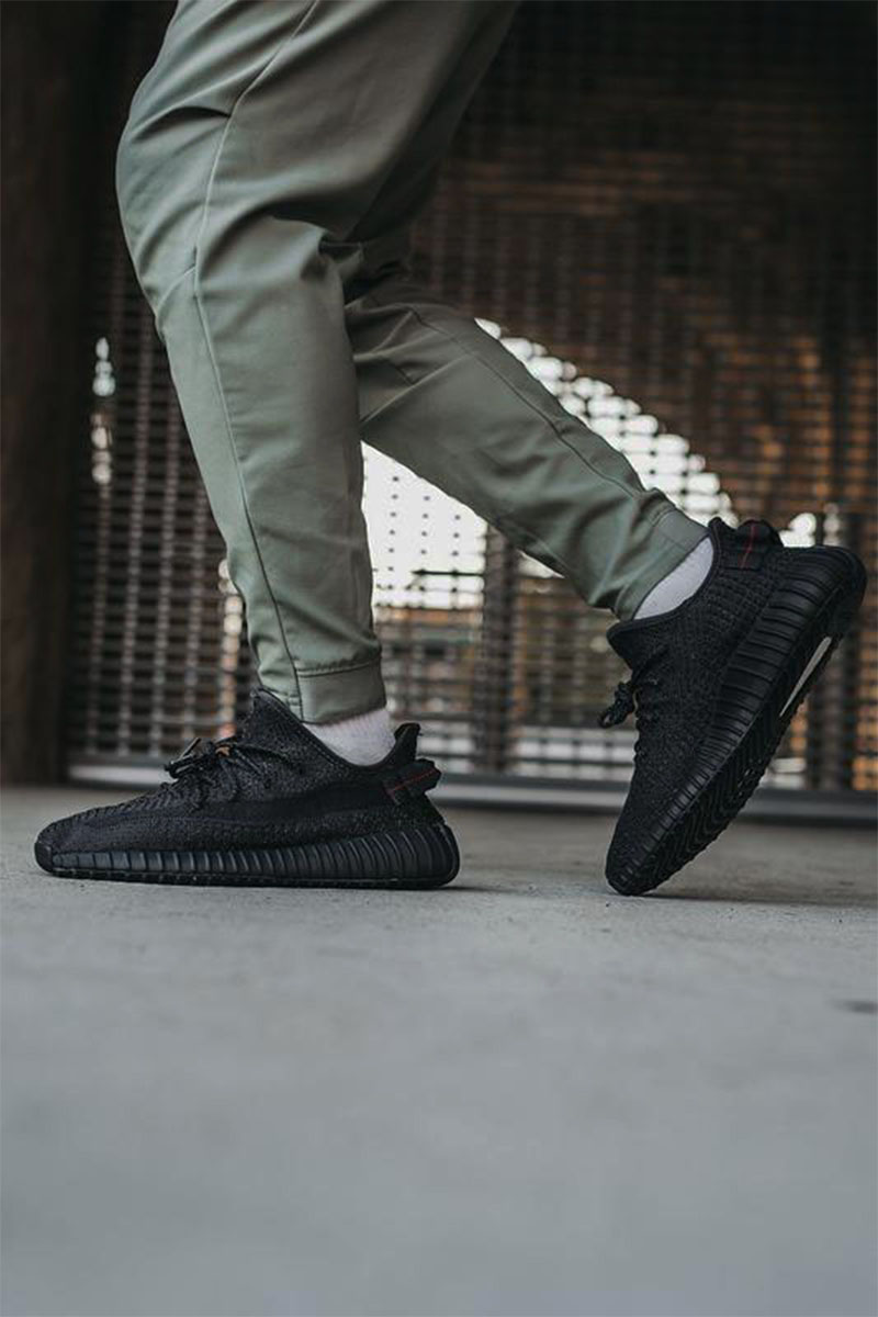 Yeezy Boost 350 V2 Triple Black Premium