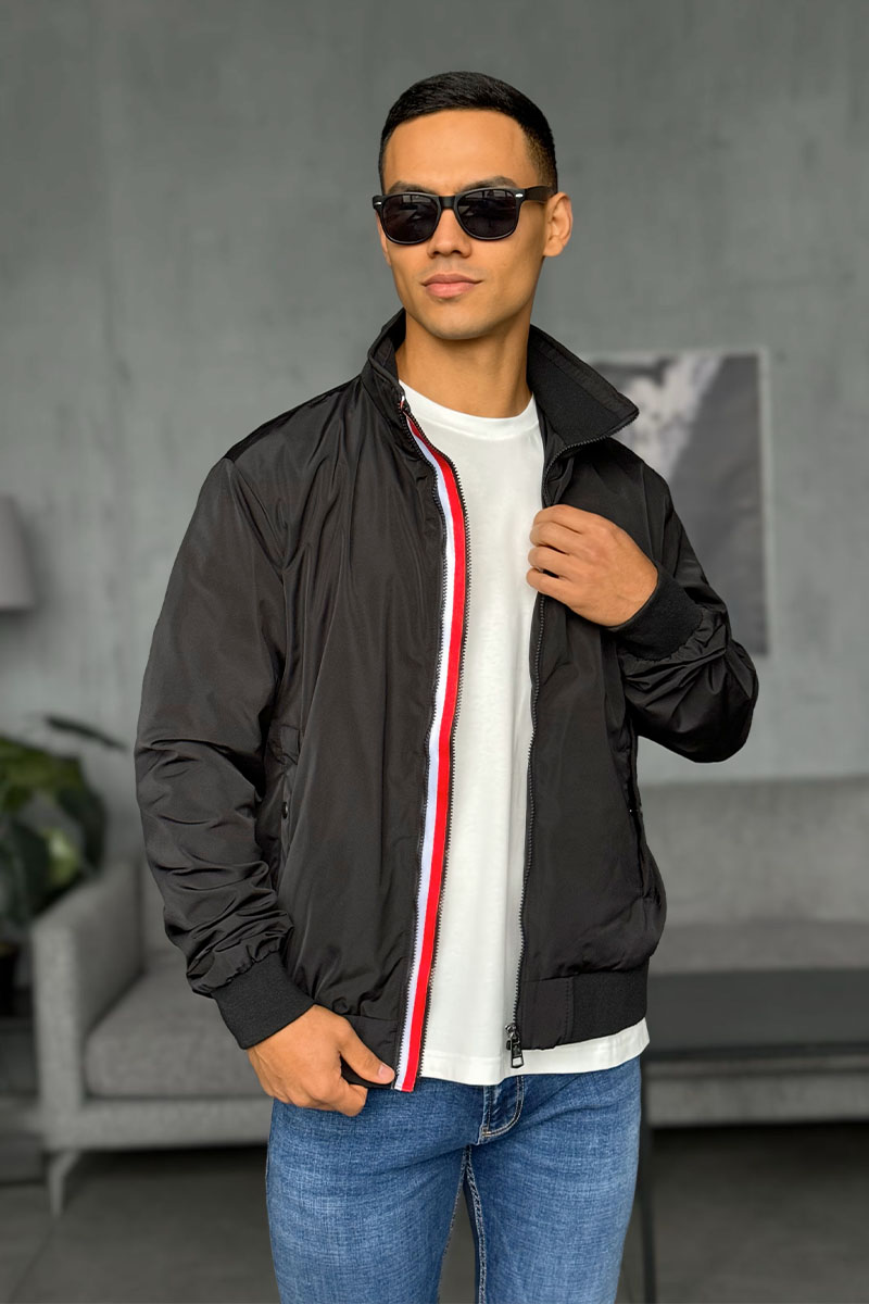 Moncler Мужская ветровка чёрного цвета logo-patch