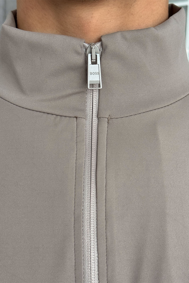 Hugо Воss Кофта на молнии бежевого цвета