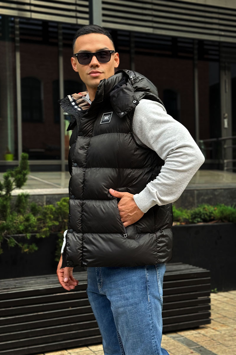 Burberry Чёрный жилет London England logo-patch