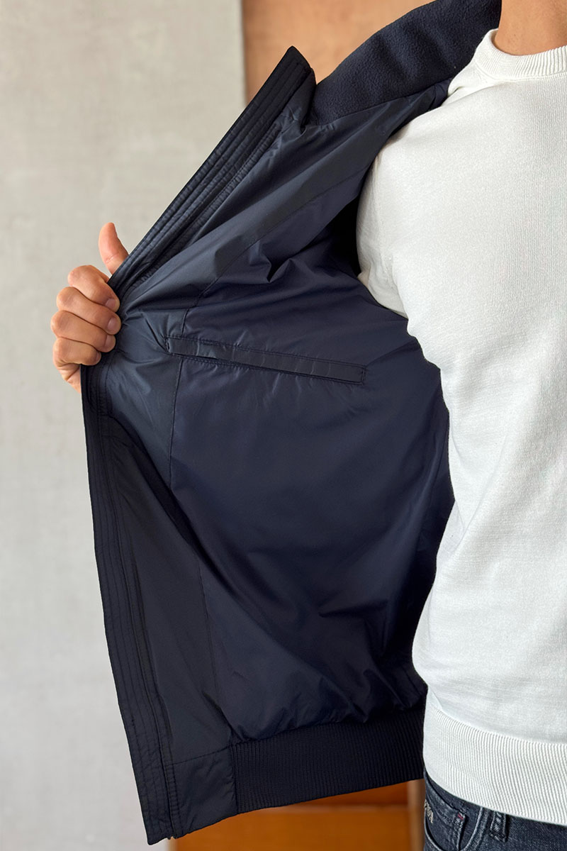 Tommy Hilfiger Куртка синего цвета logo-patch