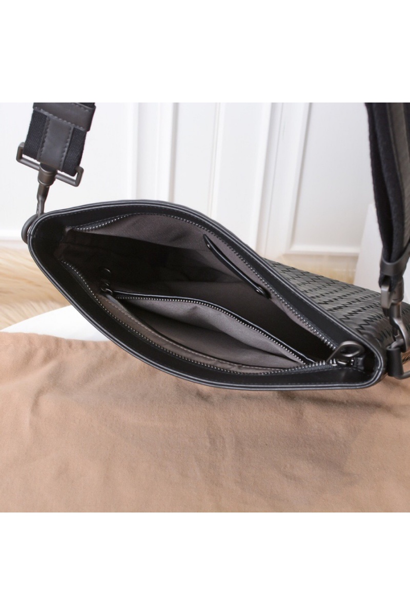 Bottega Veneta Кожаная сумка Premium 30x30x3 см