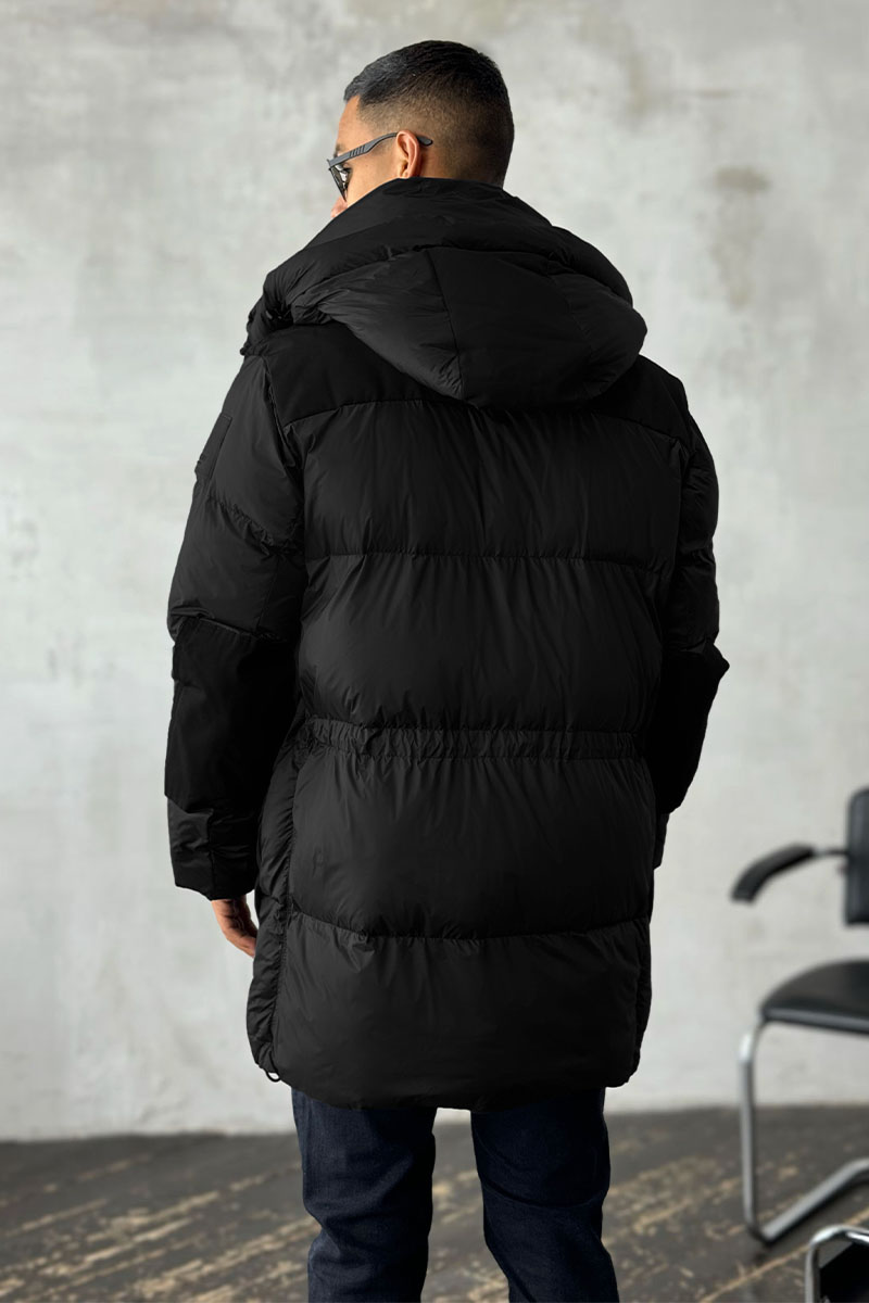 Burberry Удлинённый чёрный пуховик Nylon logo-patch