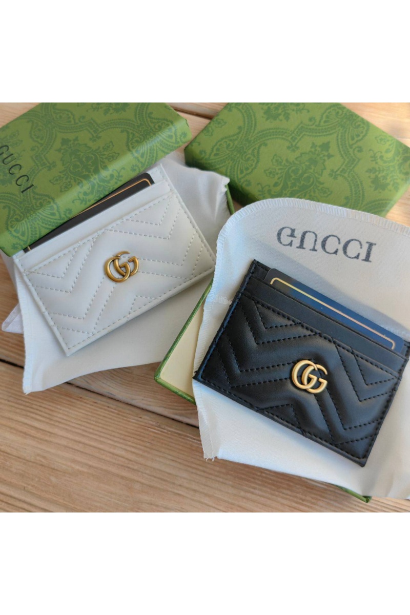 Gucci Кожаный чёрный кардхолдер GG logo-plaque 10x7 см - Black