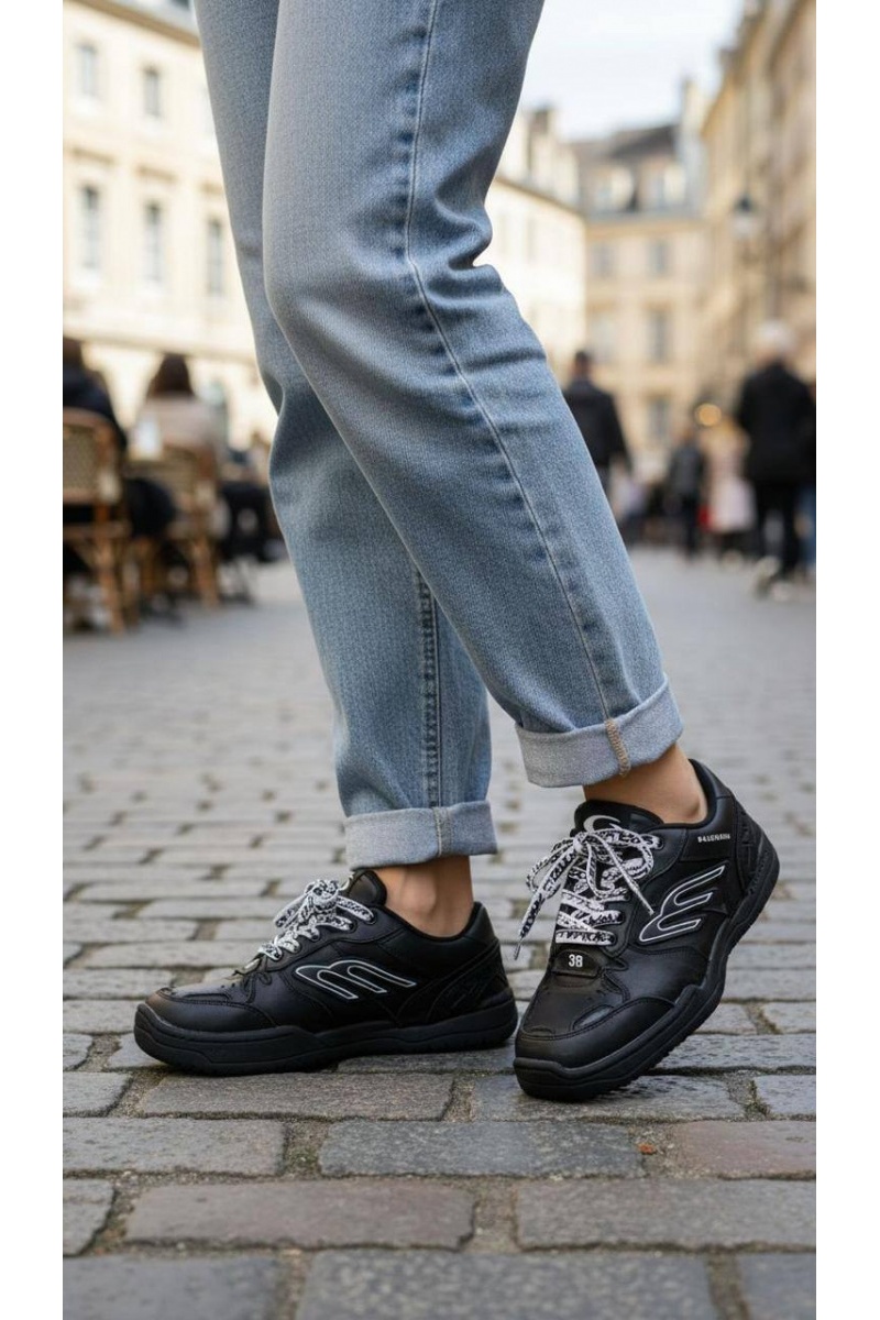 Balenciaga Женские кожаные кроссовки Hamptons Worn-Out premium