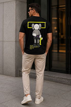 Чёрная оверсайз футболка Kaws 