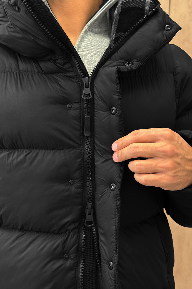 Burberry Чёрная куртка со съёмными рукавами Lockwell logo-patch