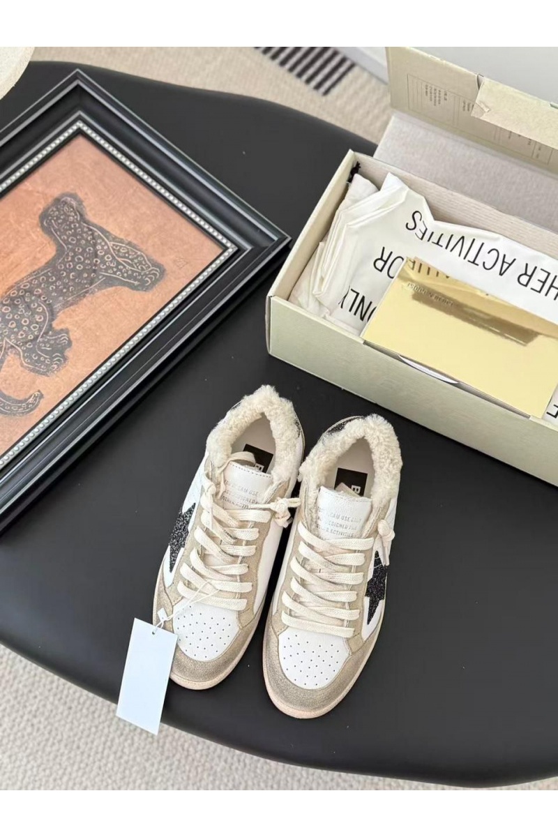 Designer Clothing Женские кроссовки с мехом Golden Goose