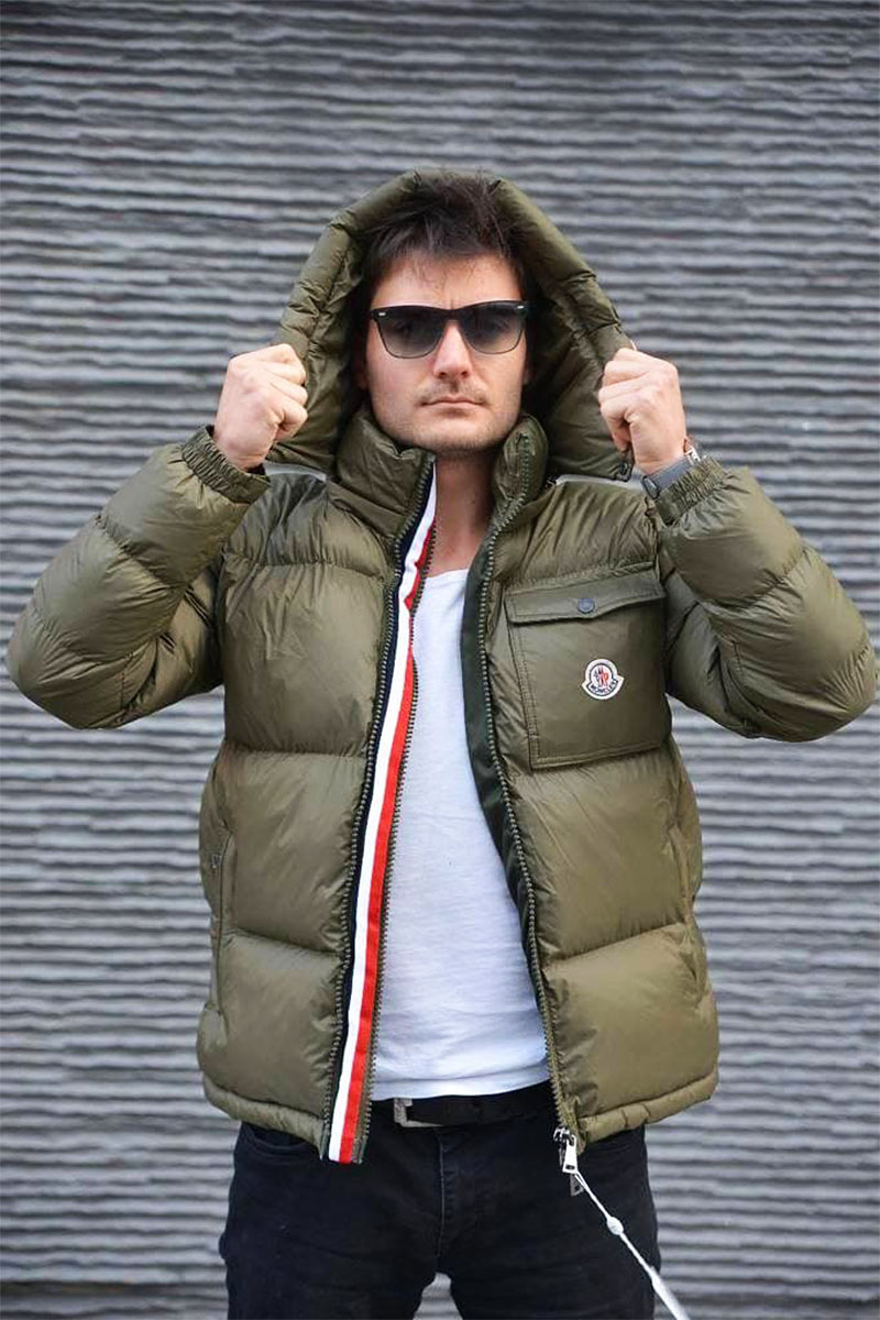 Moncler Мужская куртка зелёного цвета