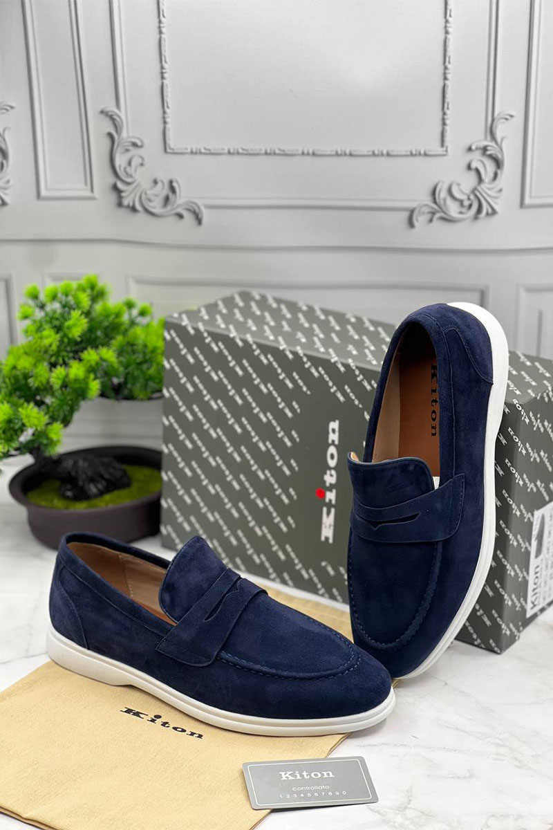 Kiton Замшевые лоферы тёмно-синего цвета