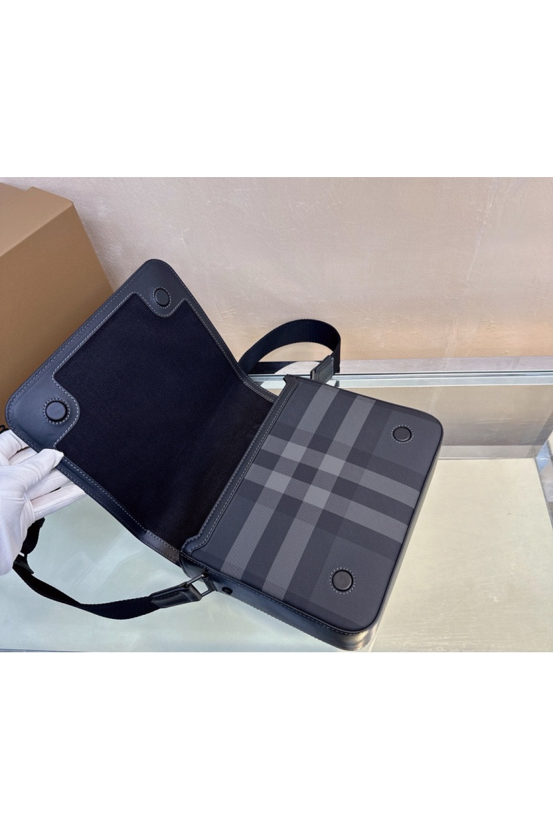 Burberry Кожаная сумка Alfred Premium 25.5x21.5x6.5 см
