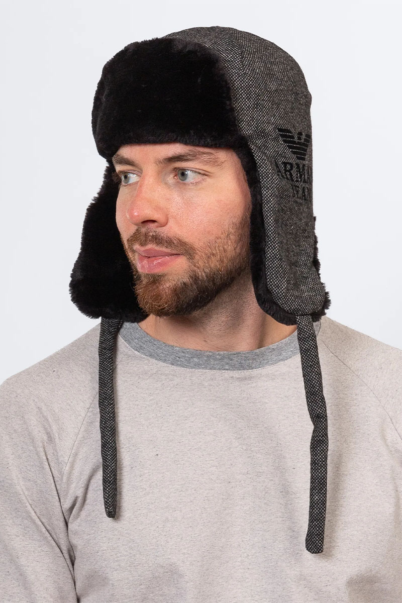 Emporio Armani EA7 Шапка-ушанка серого цвета 