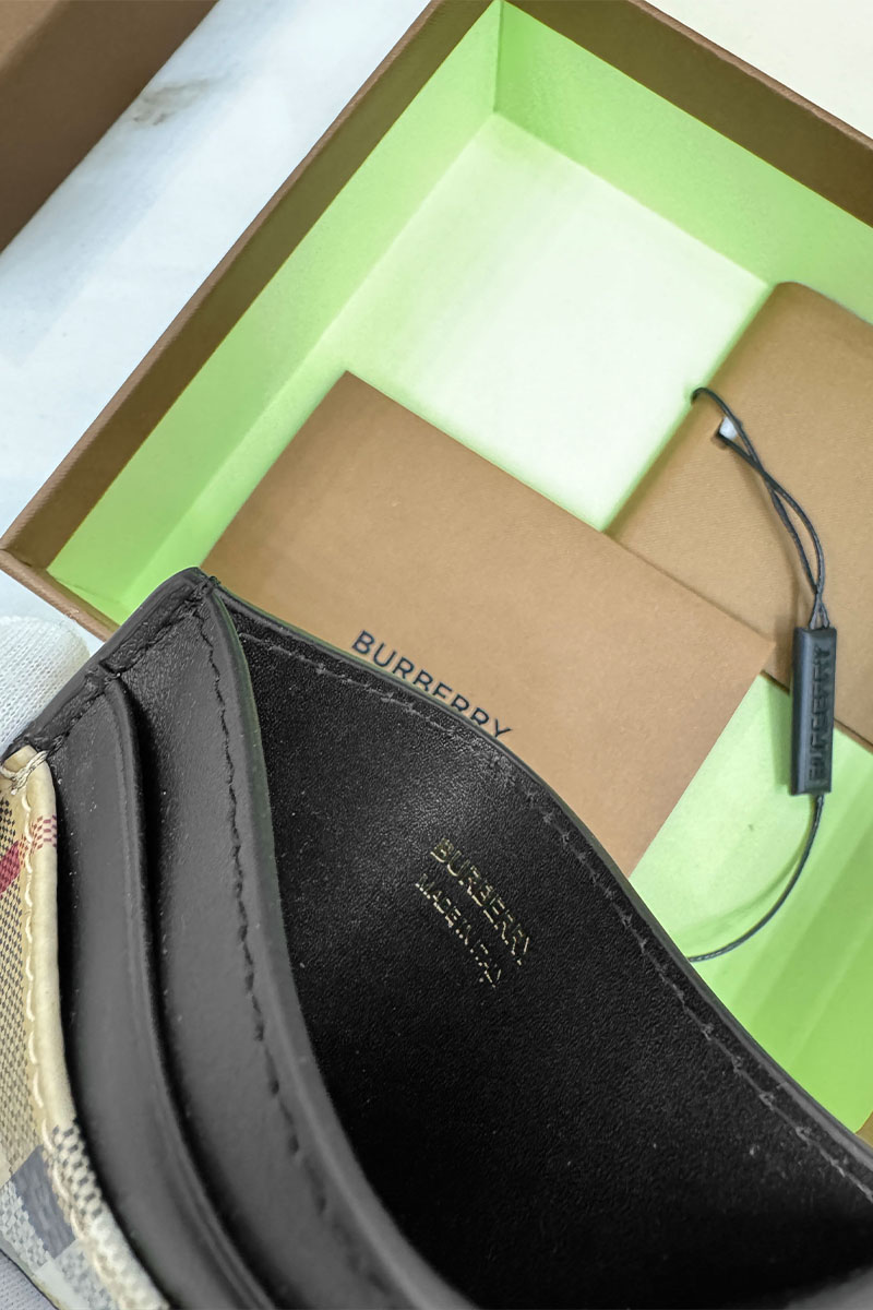 Burberry Кожаный кардхолдер Premium 10x7 см