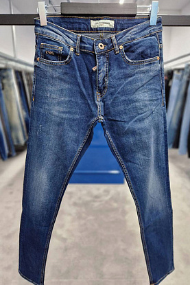 Мужские синие джинсы logo-plaque