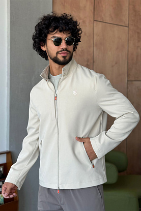 Мужская бежевая куртка 