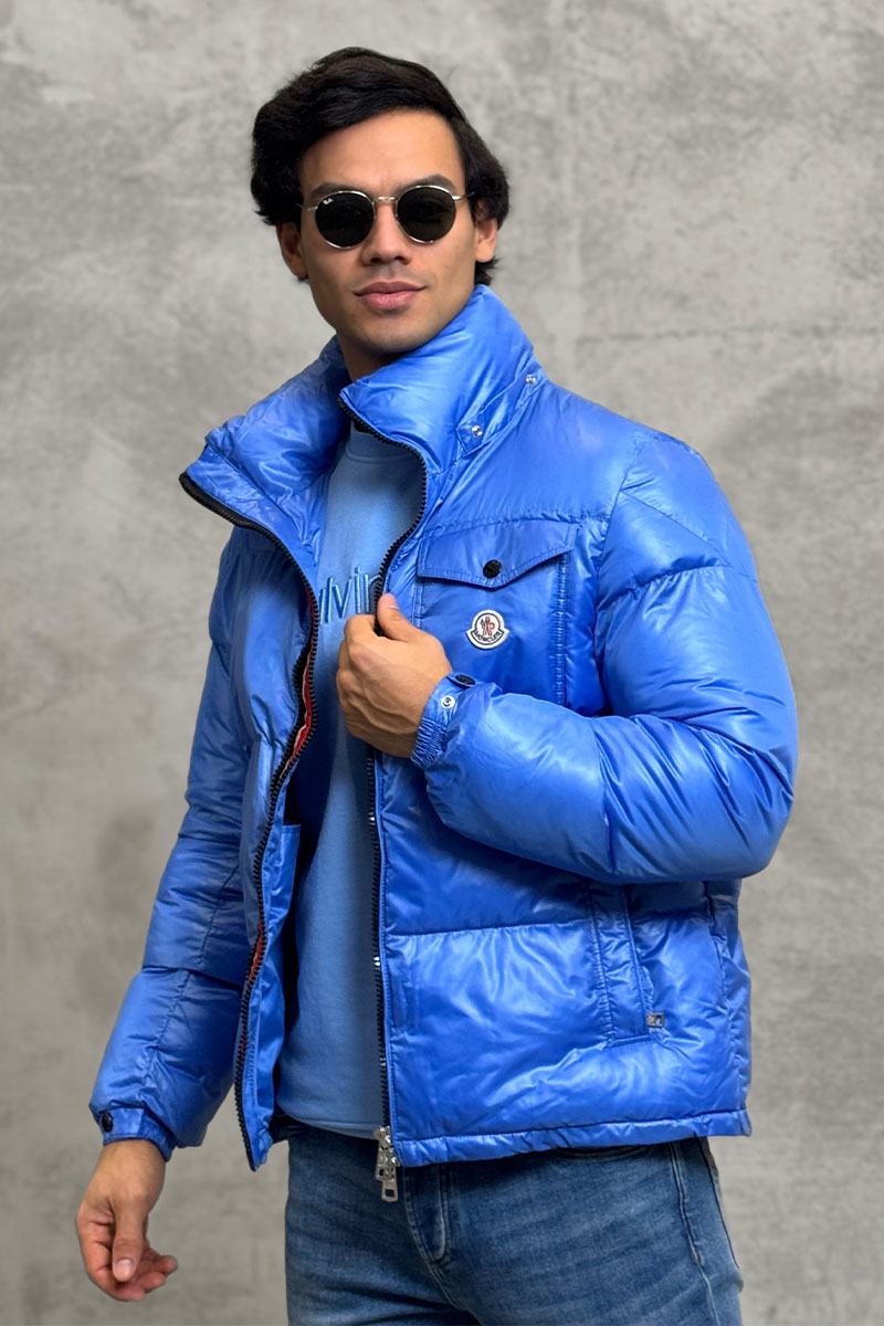 Moncler Пуховик голубого цвета Montbeliard