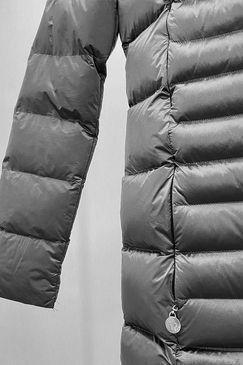 Moncler Женская брендовая парка тёмно-серого цвета