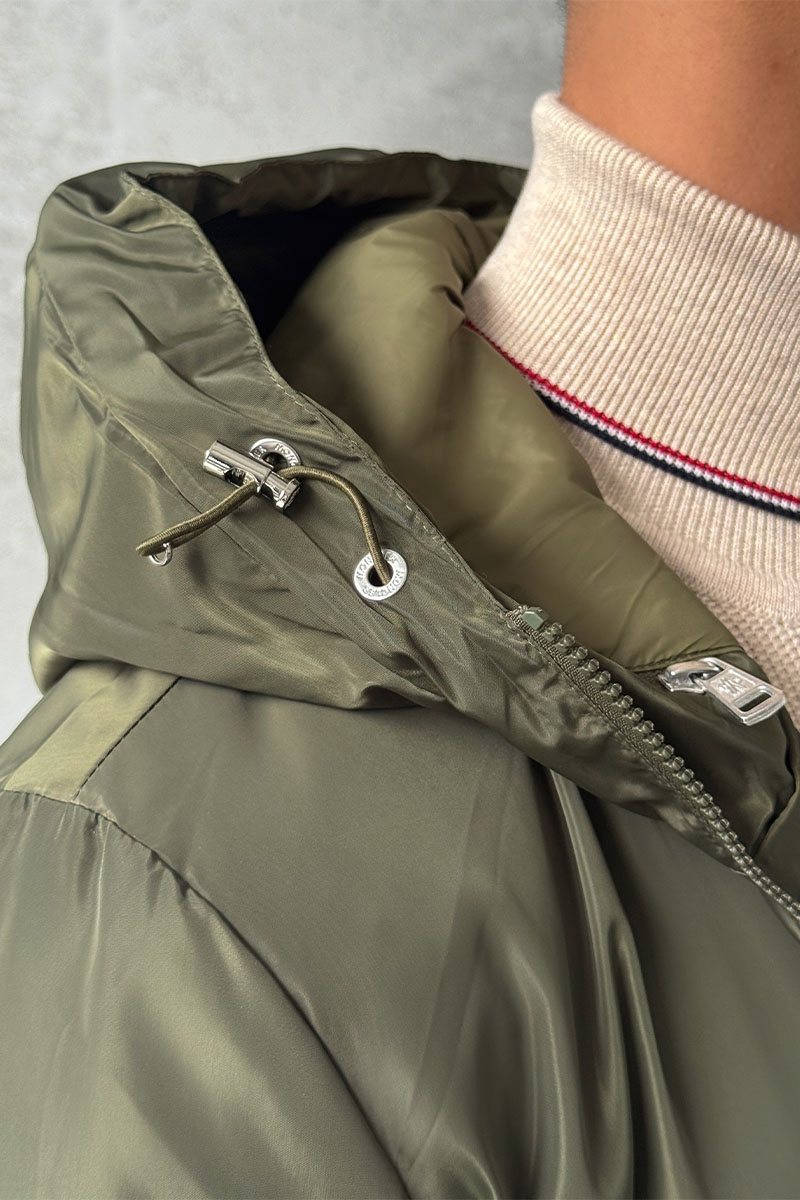 Moncler Зелёная ветровка logo-patch