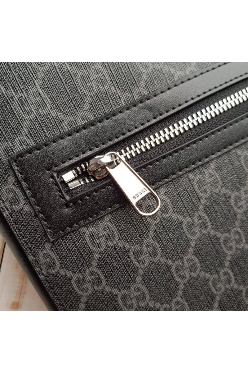 Gucci Кожаная сумка GG Black Supreme Square messenger bag 27x26 см