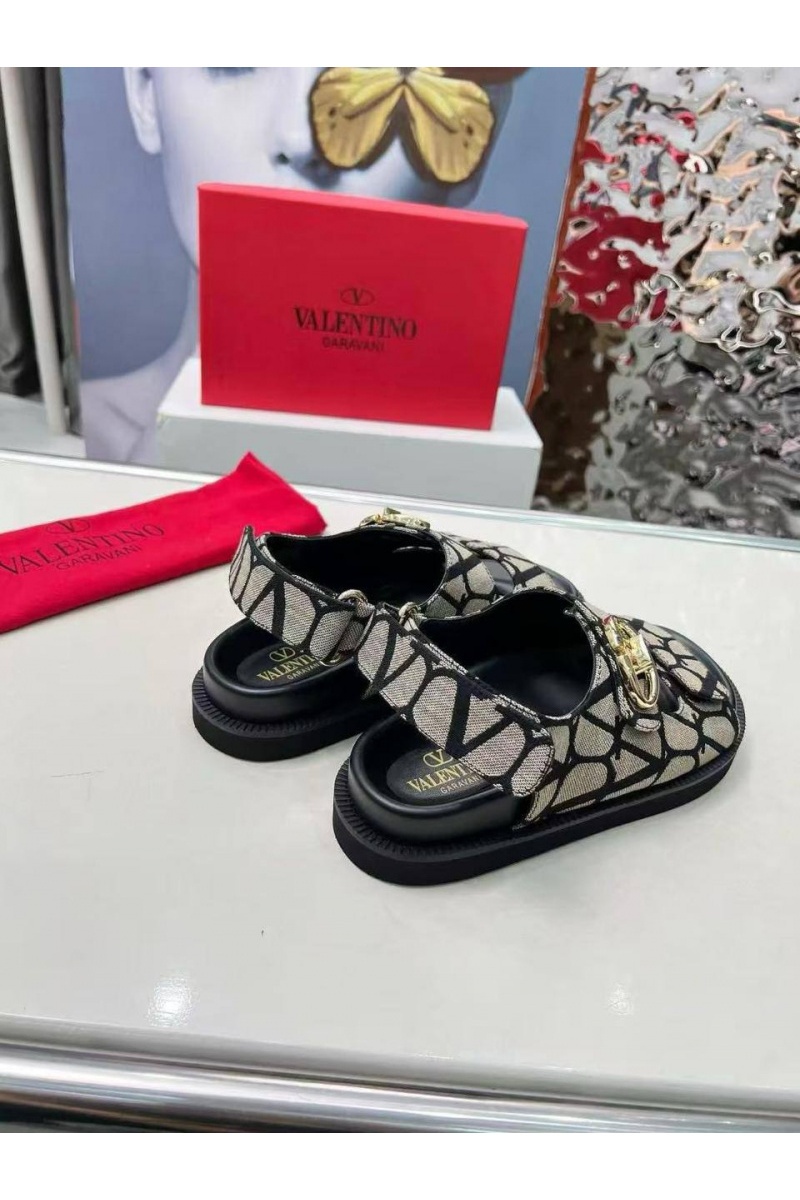 Valentino Женские кожаные сандалии Rockstud